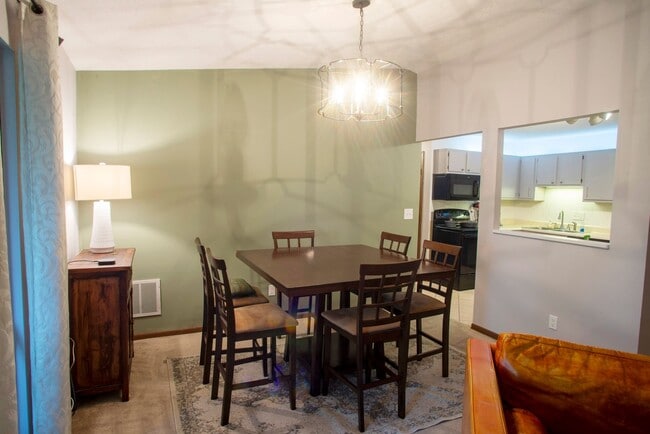 Building Photo - Fully Furnished 2-Bedroom Condo – 2 Blocks...