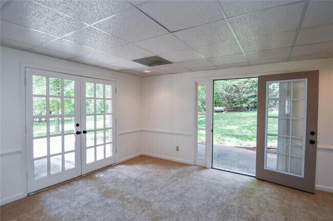 Building Photo - 17040 Birmingham Rd