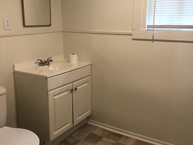 Bathroom - 1107 Iceman St
