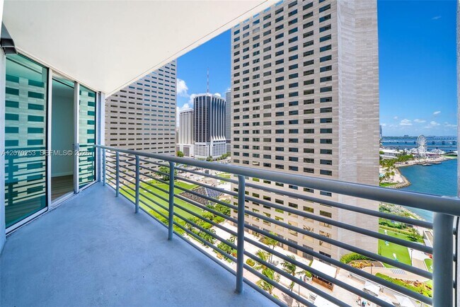 Building Photo - 335 S Biscayne Blvd
