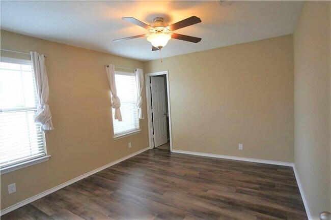 Building Photo - 201 Edwin