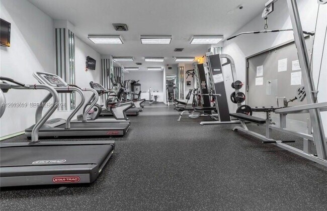 Building Photo - 250 174th St