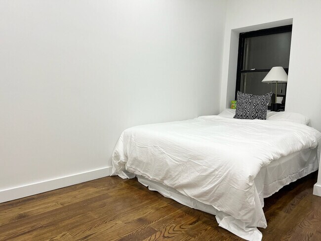 Building Photo - 18 Avenue B