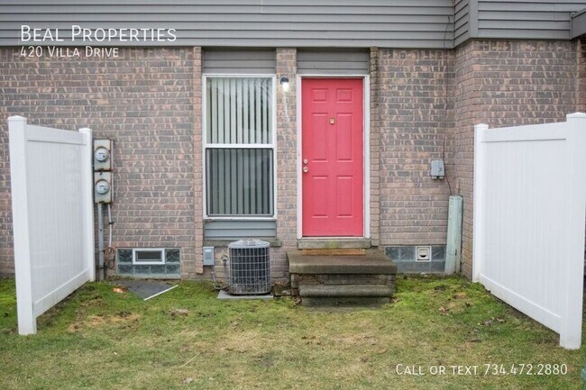 Building Photo - 420 Villa Dr