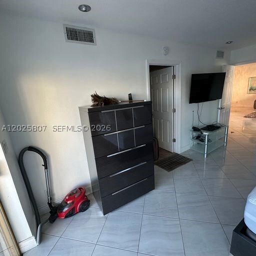 Building Photo - 440 Paradise Isle Blvd