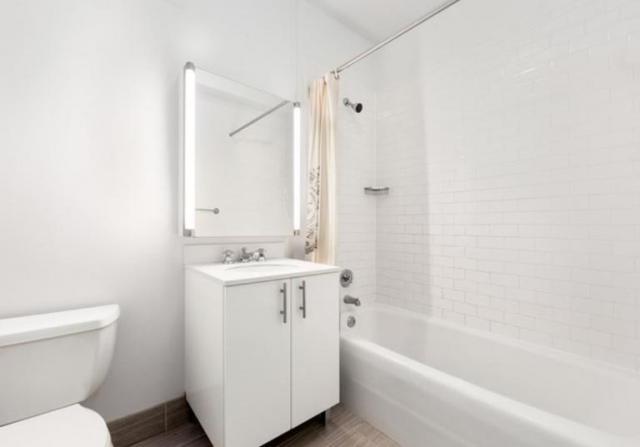 Building Photo - 1 bedroom in LONG ISLAND CITY NY 11109