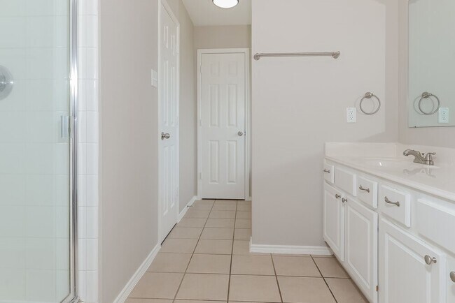Building Photo - 7318 Cypress Pr Dr