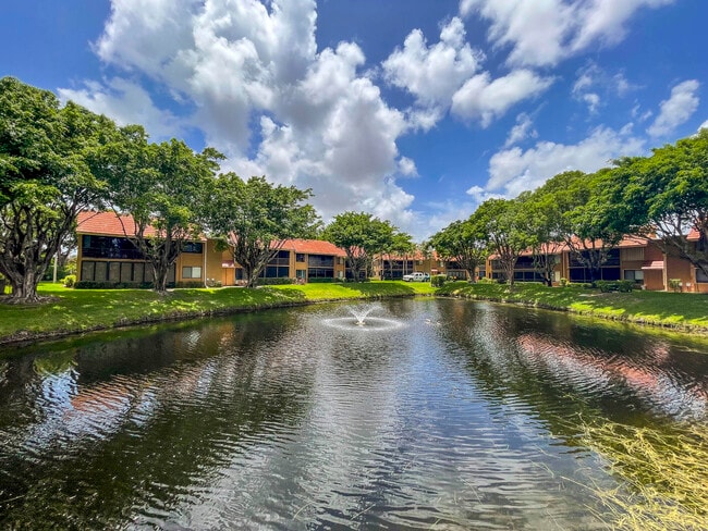 Building Photo - 11186 Green Lake Dr