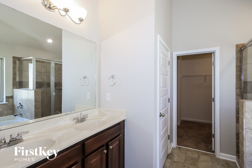 Building Photo - 3823 Okefenokee Rdg