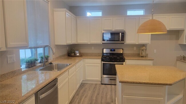 Building Photo - 10580 Olympic Pine Dr