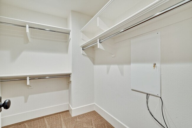 Building Photo - Modern Living in the Heart of Downtown Cam...