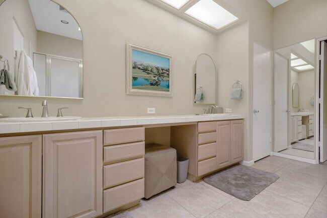 Building Photo - 496 Desert Holly Dr