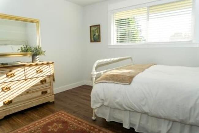 Building Photo - 3 bedroom, 2 bath with double car attached garage, newly remodeled.