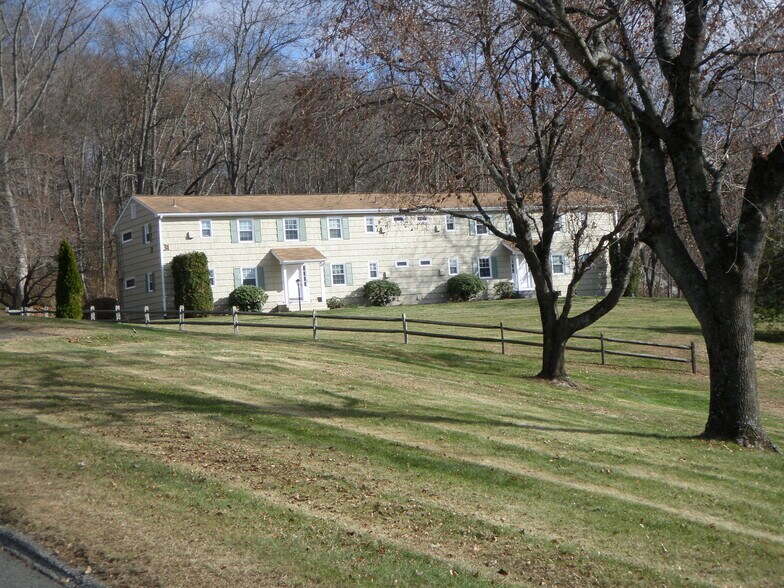 Building Photo - 31 Pilgrim Trl