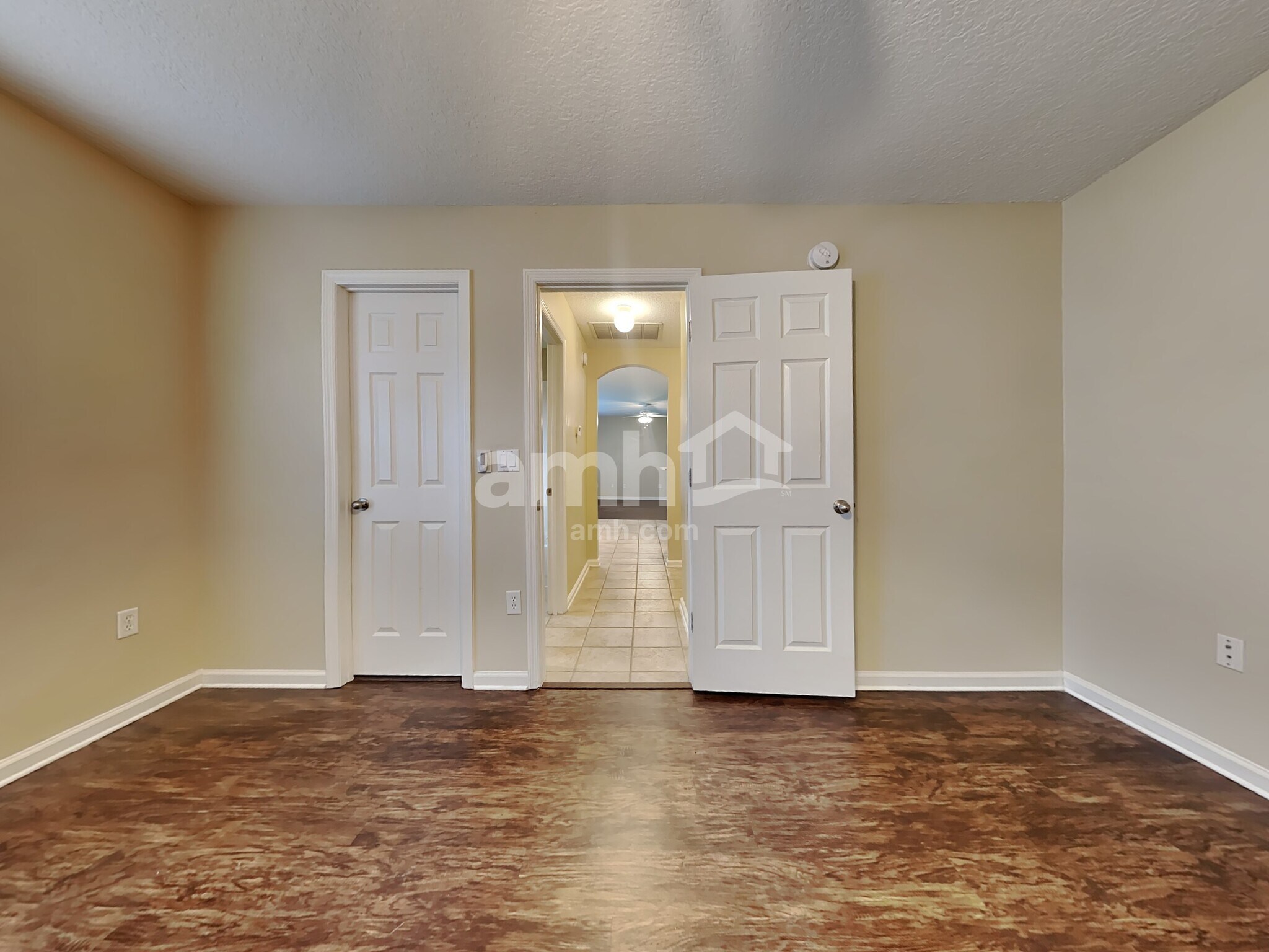 Building Photo - 9243 Prosperity Lake Dr