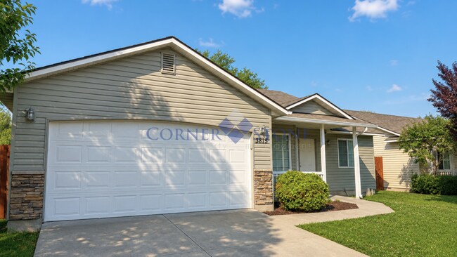 Building Photo - Beautiful 3-Bedroom Home with Open Floor Plan & Backyard Retreat!