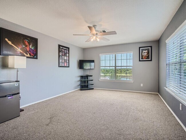 Building Photo - 13129 Thome Valley Dr