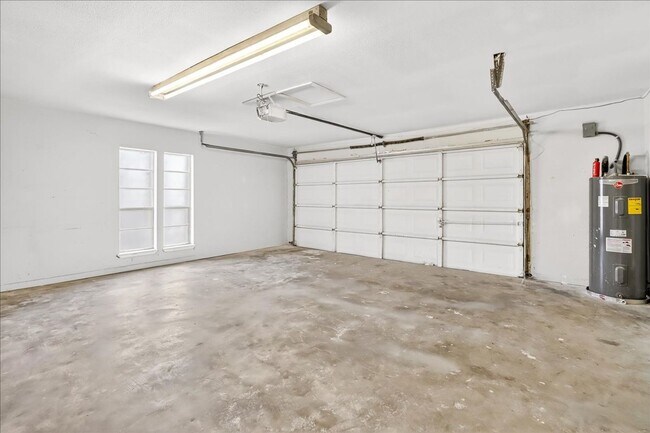 Building Photo - 11613 Cripple Creek Dr
