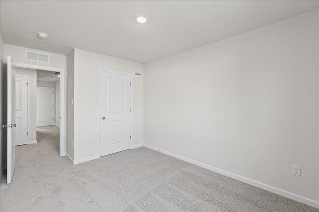 Building Photo - 15 Whaler Dr