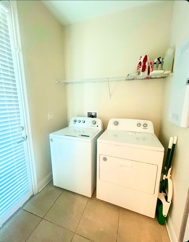 Building Photo - Beautiful Open Concept Home- FREE TO APPLY!