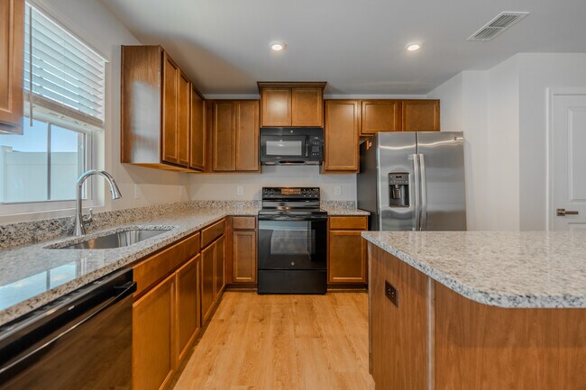 Building Photo - 113 Filly Ln