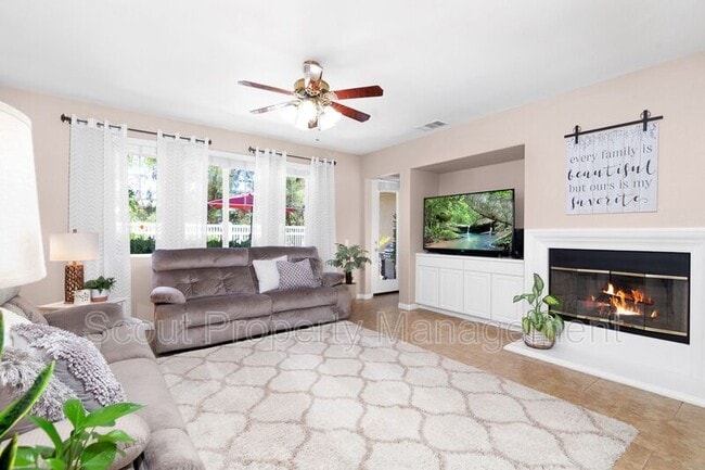 Building Photo - 40281 Salem Way