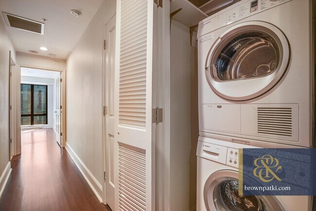 Building Photo - 75 Folsom St