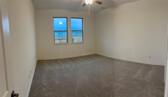 Building Photo - 497 Papaya Dr