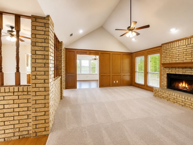 Building Photo - Beautifully Maintained Corner-Lot Gem with Room to Relax!