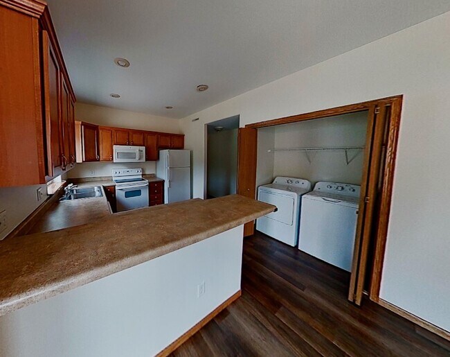 Building Photo - 514 Olive St