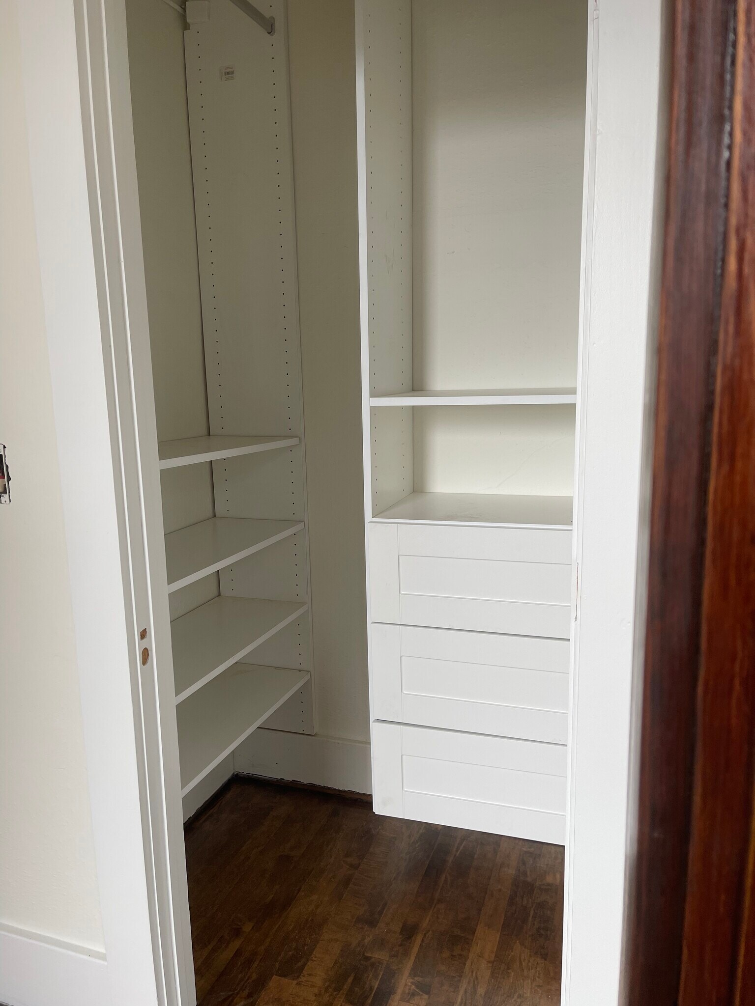 Building Photo - 418 Pleasant St