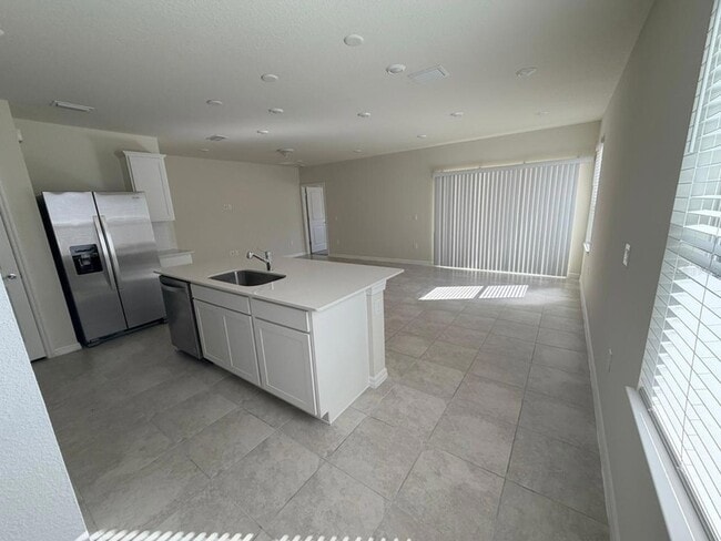 Building Photo - 3845 Blue Vale Dr