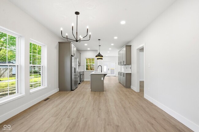 Building Photo - 4623 Rookwood Ave