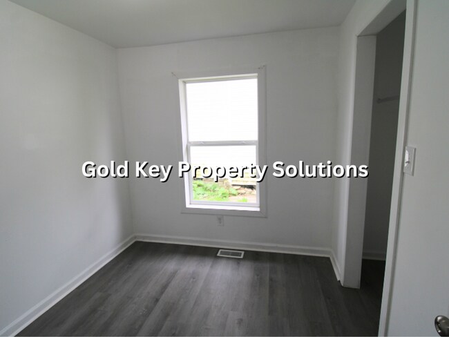 Building Photo - Fully Updated 3 BR 1 BA House with a Great Front Porch (SECTION 8 APPROVED)