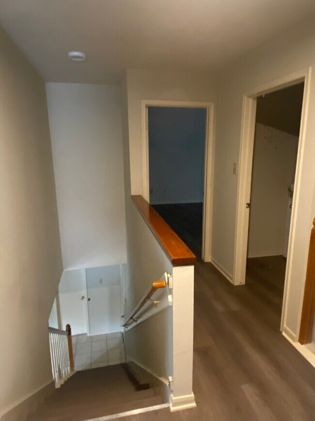 Building Photo - 8915 Weyburn Grove Dr