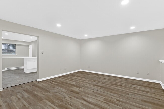 Building Photo - 5 Horizon View Dr W