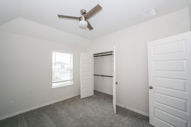 Primary Photo - 1619 Revolution Way