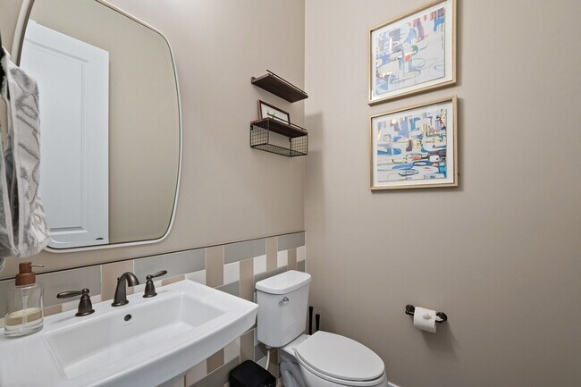 Building Photo - 1950 E Queen Creek Rd