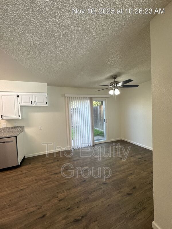 Building Photo - 806 Monarch Cir