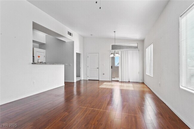 Building Photo - 8805 Jeffreys St