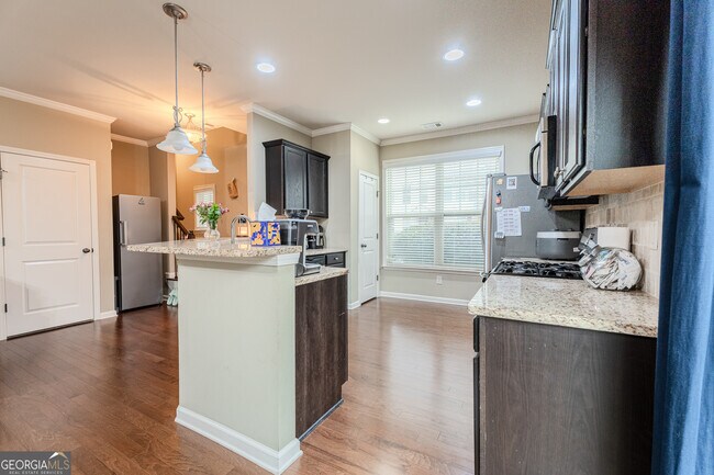 Building Photo - 801 Village Field Ct NW