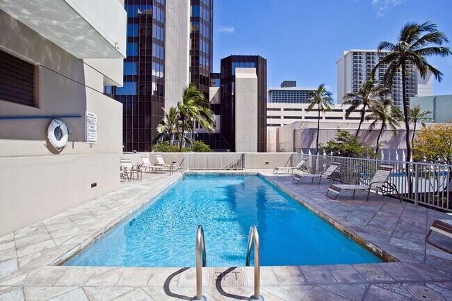 Building Photo - Marine Surf - Studio 1b 1parking! in Waikiki