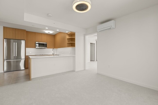Building Photo - High-Floor Corner 2BR/2BA/2PK | Floor-to-C...