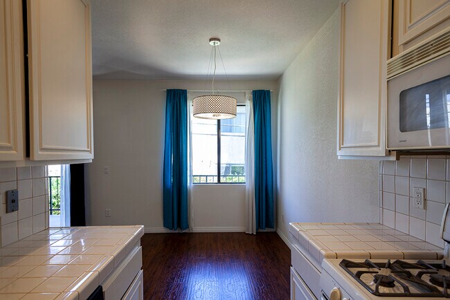 Building Photo - 14539 Benefit St