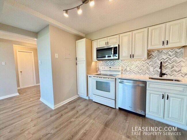 Building Photo - 2141 P St NW