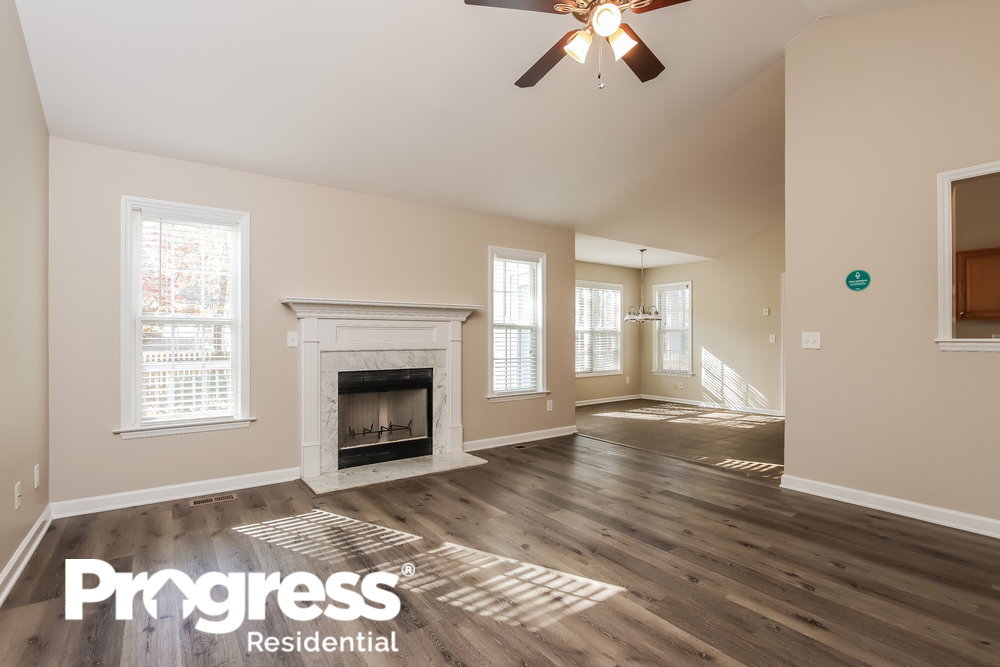 Building Photo - 300 Wood Green Dr