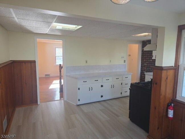 Building Photo - 1815 Vauxhall Rd