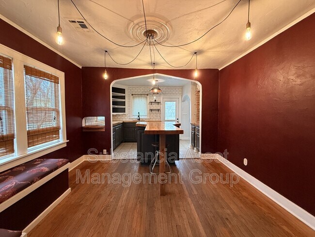 Building Photo - 2317 NW 13th St