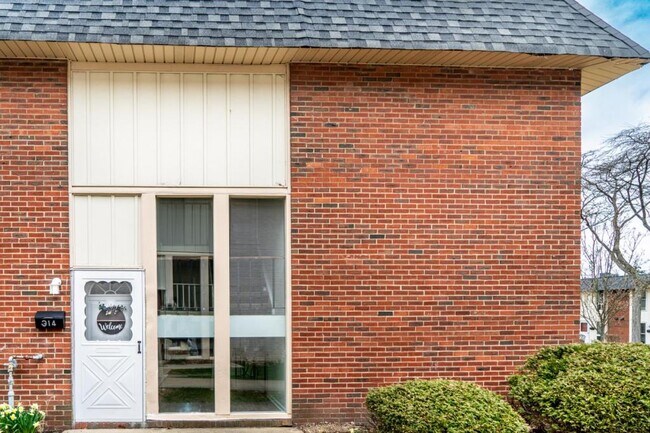 Building Photo - 314 College Park Dr