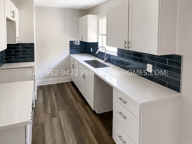 Building Photo - 5606 Maywood Dr